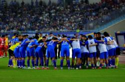 开云平台-场上对手激烈较量，赛场掀起热潮