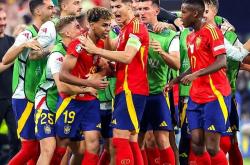 开云体育官方网站-豪强备战，欧洲赛场激情继续升温的简单介绍