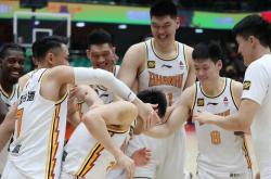 开云足球直播-山西队完胜上海队，詹姆斯扛起全队