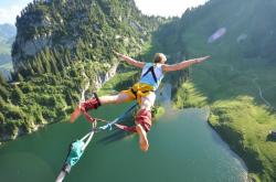 开云体育直播-节奏为王，詹姆斯如何以唯一性掌控吉粤大战的天平