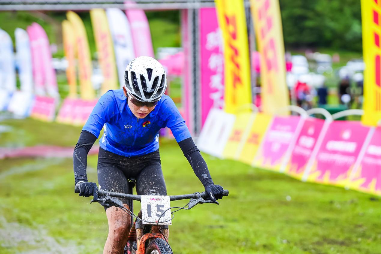 西藏篮球队在主场比赛中取得胜利,精彩表现 西藏篮球队在主场比赛中取得胜利,精彩表现