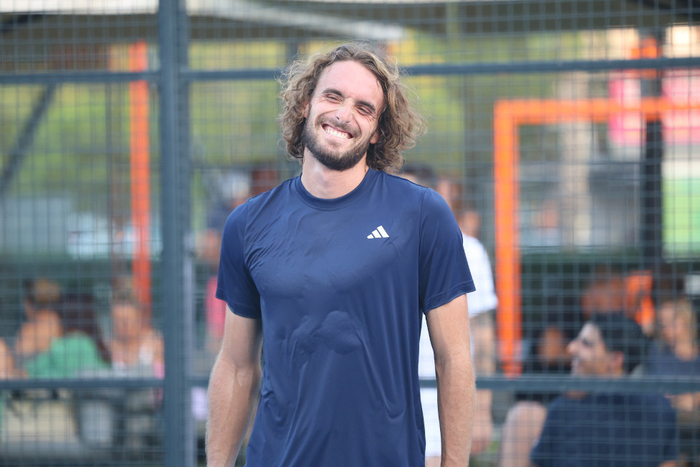 关于日本网球队完胜美国网球队，西西帕斯高光表现的信息