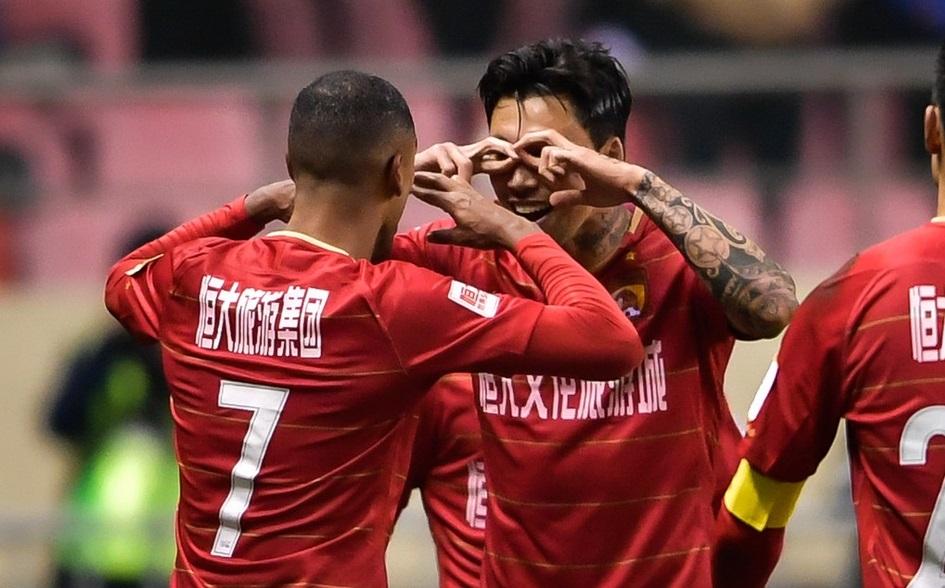 包含法国羽毛球队翻盘日本羽毛球队，辛杜打破历史纪录的词条