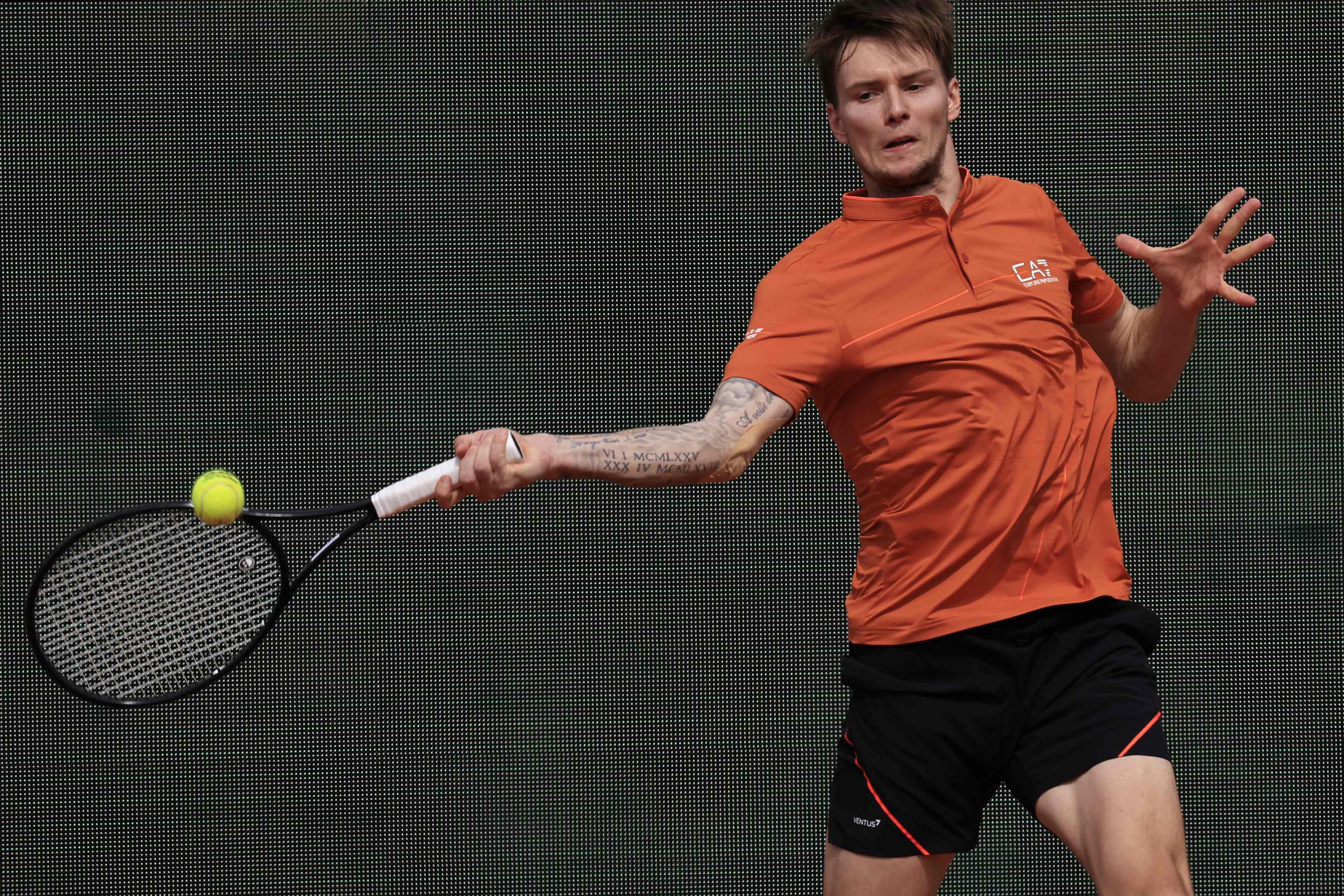 美网轻取蒙特卡洛大师赛，兹维列夫关键制胜的简单介绍