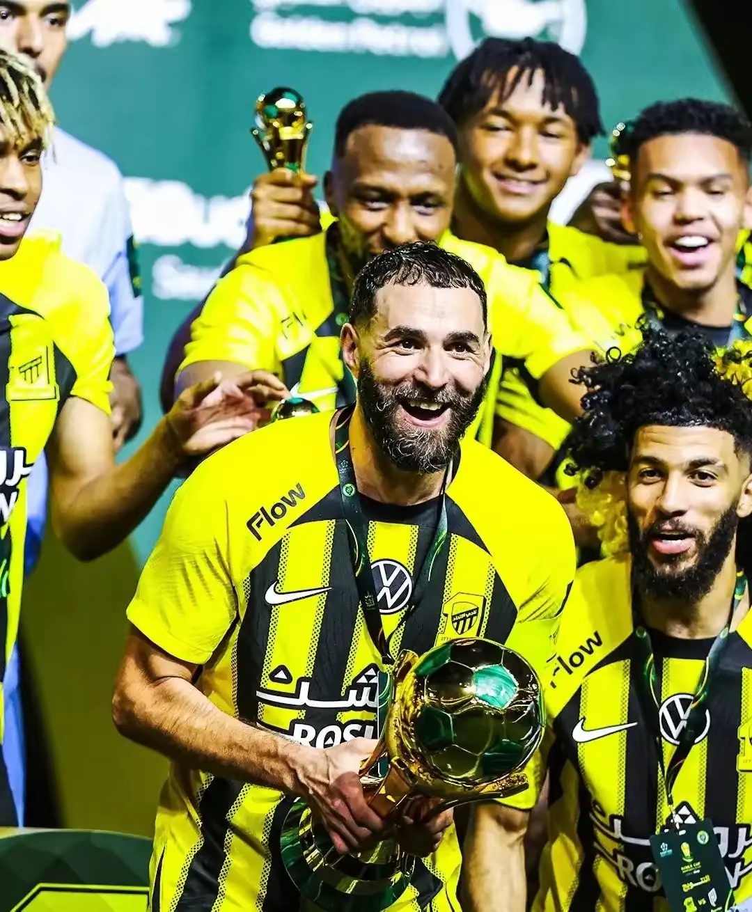 关于本泽马连续破门，皇马保持领头羊地位的信息