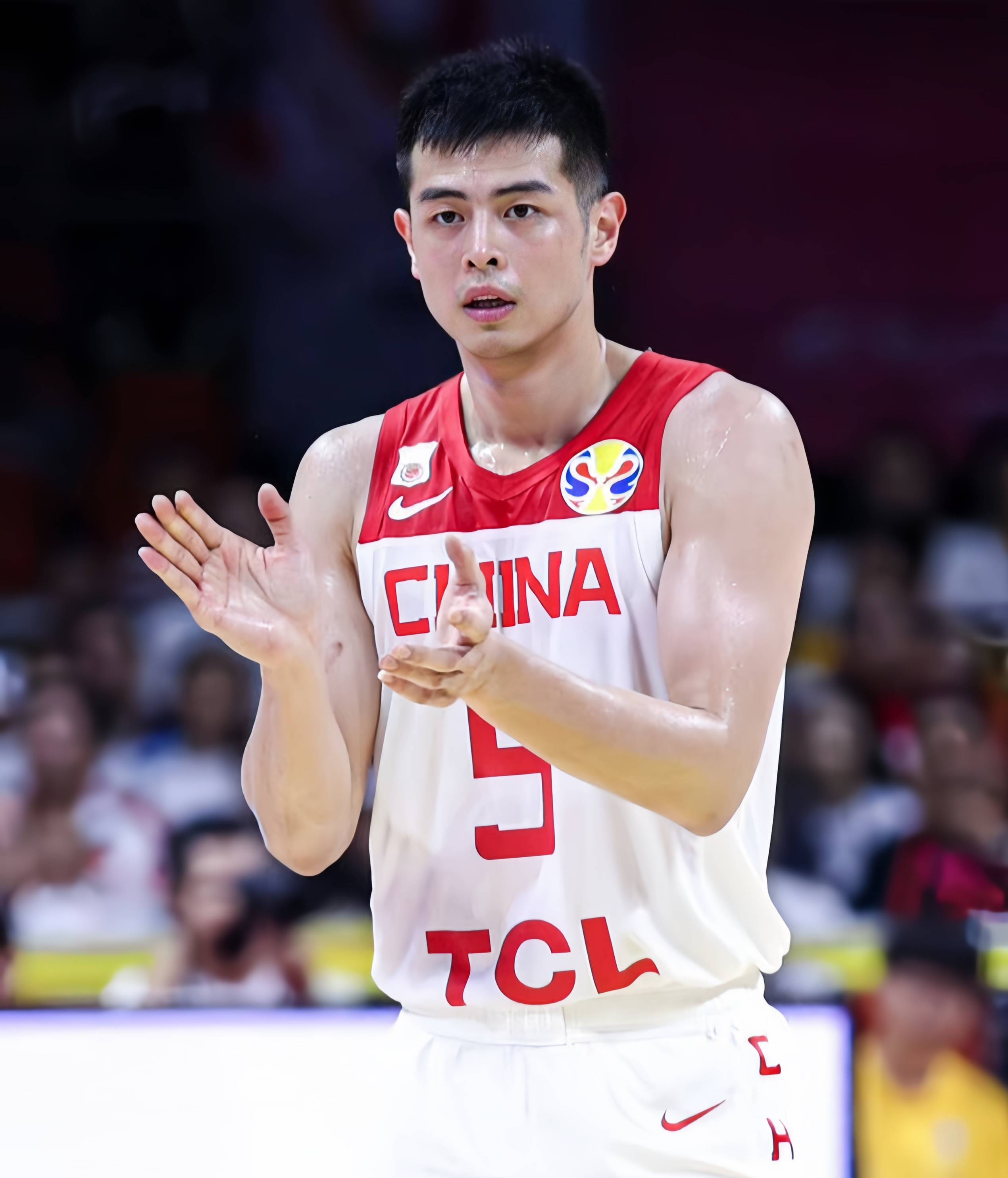 篮球明星举办慈善赛，筹款支持教育事业的简单介绍