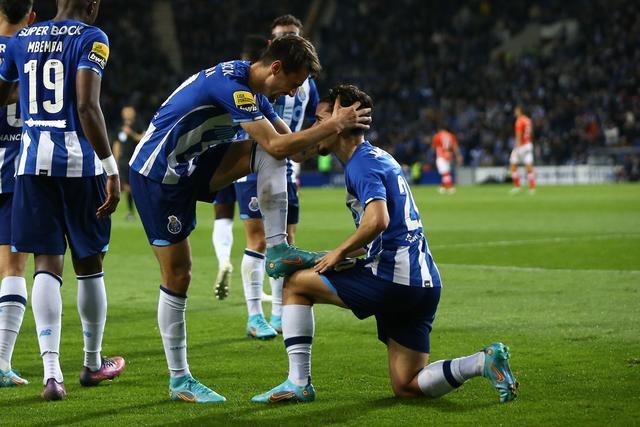 关于里昂主场大胜梅斯,保持领跑优势的信息 关于里昂主场大胜梅斯,保持领跑优势的信息