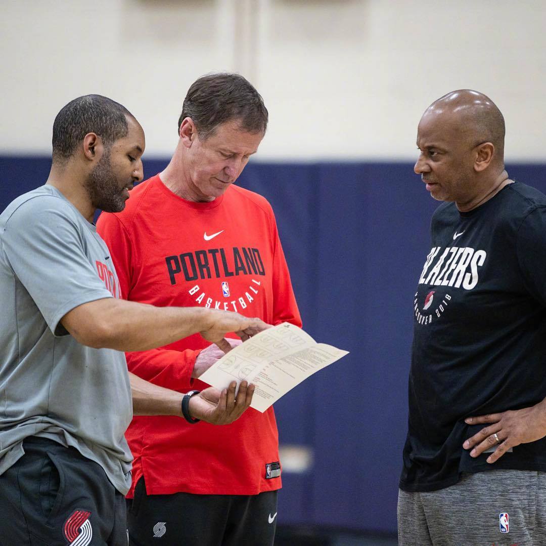 开拓者队全力备战下一场关键战役的简单介绍