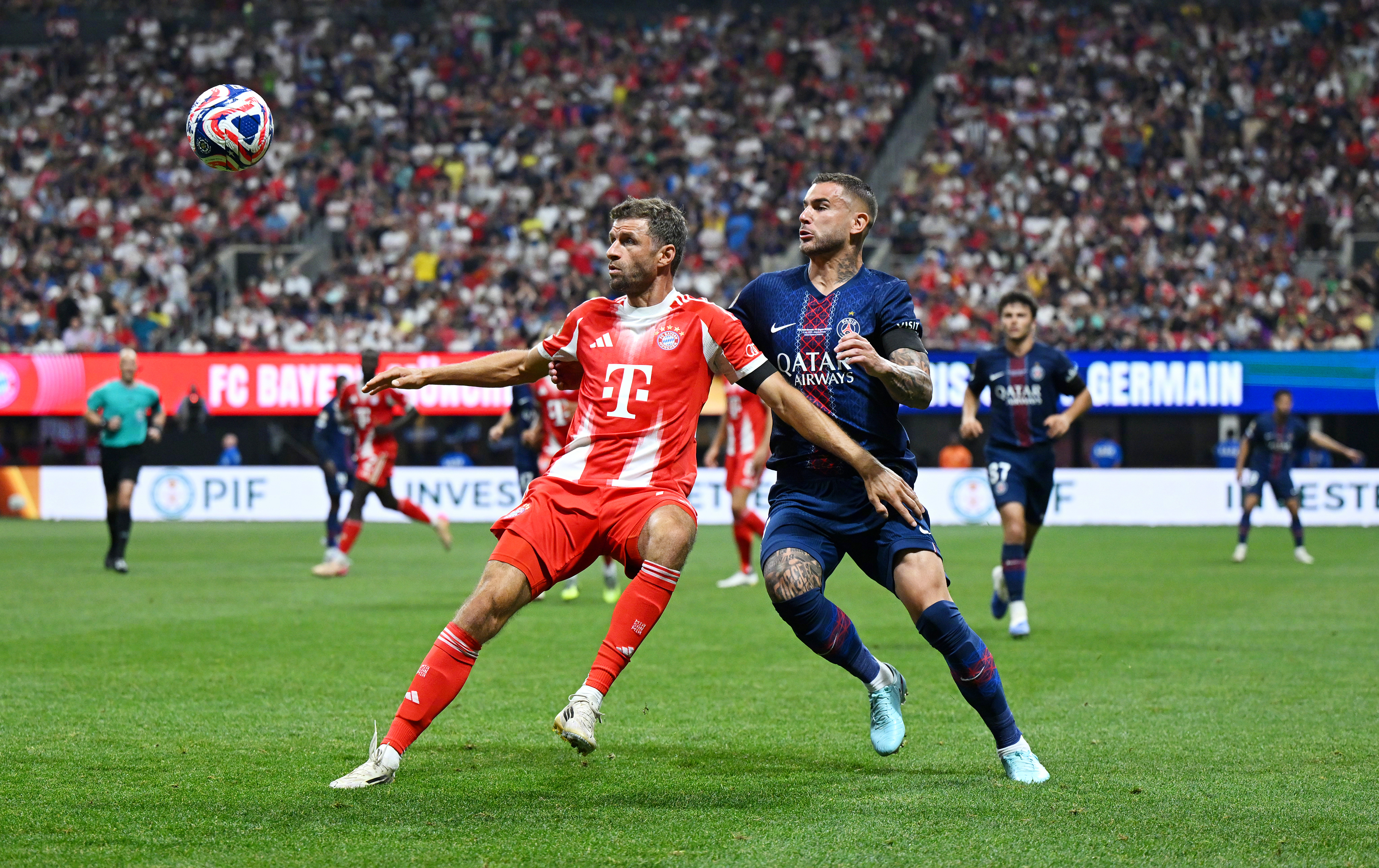 关于拜仁慕尼黑全队攻守兼备，晋级下一轮的信息