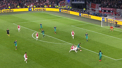 瓦伦西亚成功逆转，晋级欧冠半决赛