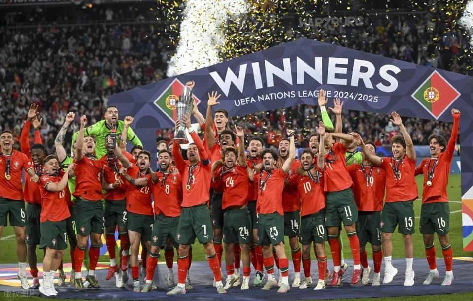 关于欧洲国家队备战明年欧锦赛，实力相当的信息