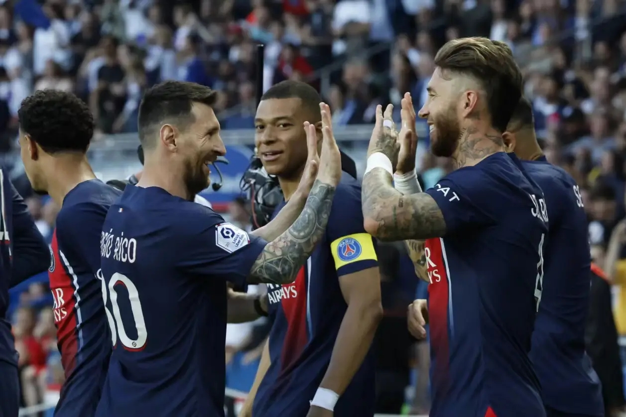 关于巴黎圣日耳曼迎战多特蒙德，两强对决火爆开战的信息