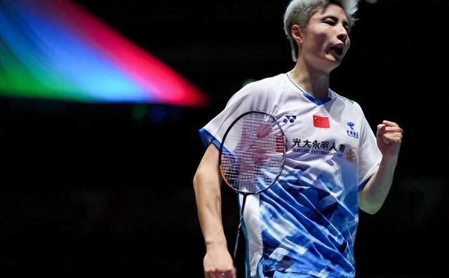 包含印尼队完胜日本队，石宇奇惊艳四座的词条