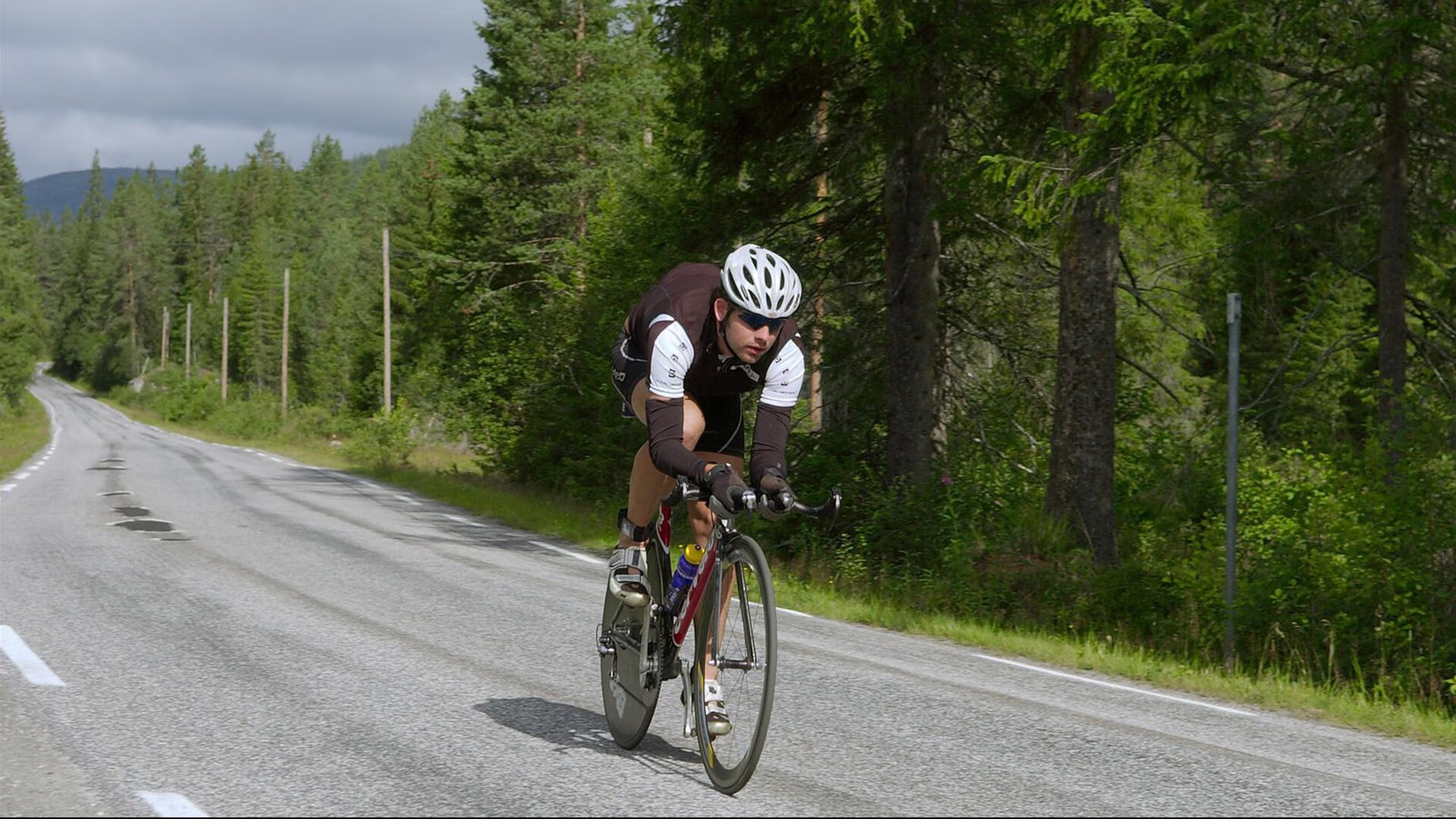 阿什拉夫闪电破纪录，勒沃库森绝境险胜马赛