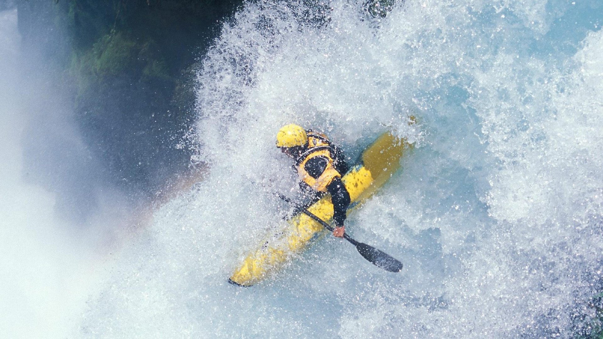 孤勇者的逆袭,维斯塔潘扛旗,阿斯顿马丁如何逆转梅赛德斯王朝
